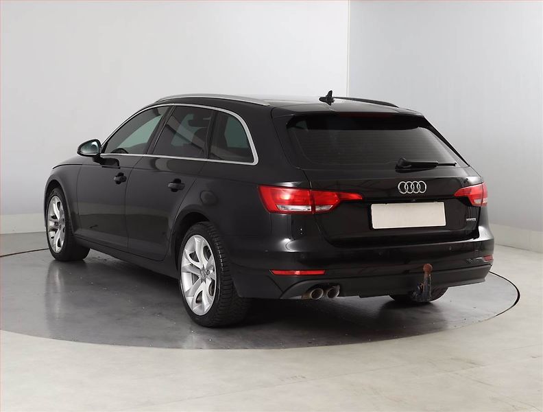 Audi A4 (2016) 2.0 TDI, 4X4, Automat, Navi - fotka 4 z 24