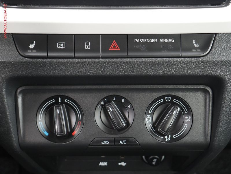 Škoda Fabia (2015) 1.2 TSi, Ambition, výhřev sed - fotka 13 z 16