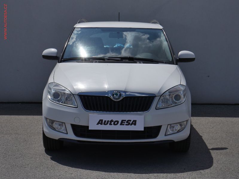 Škoda Fabia (2012) 1.6 TDi, Ambiente - fotka 2 z 17