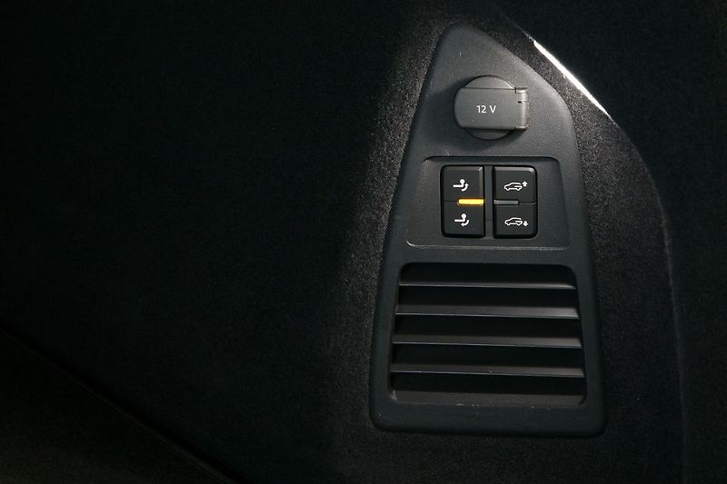 Volkswagen Touareg 3.0TDI 210kW R-Line Edition 20 - fotka 45 z 46