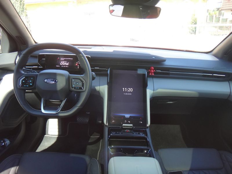 Ford Explorer (2025) Premium 79kWh prodloužený doje - fotka 30 z 30