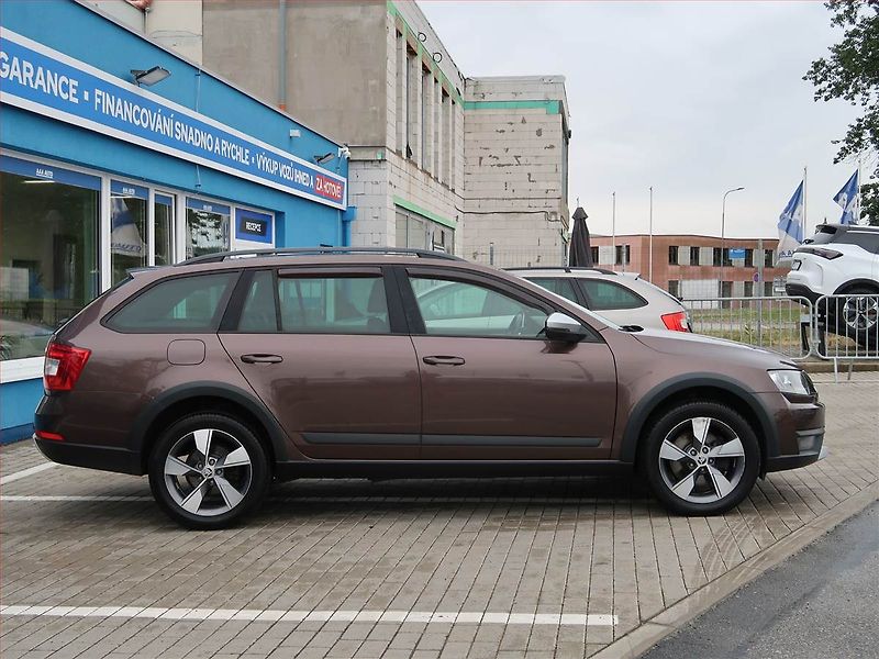 Škoda Octavia (2014) Scout 2.0 TDI, 4X4, Automat - fotka 6 z 22