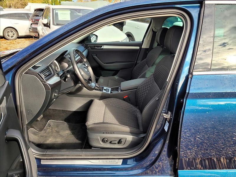 Škoda Superb 1,4 TSI,PHEV,DSG,LED,NAVI,VÝHŘ - fotka 9 z 47