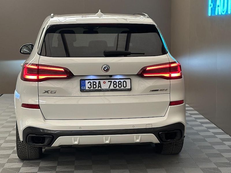 BMW X5 (2022) 40D M-packet Anniversary Laser - fotka 6 z 30