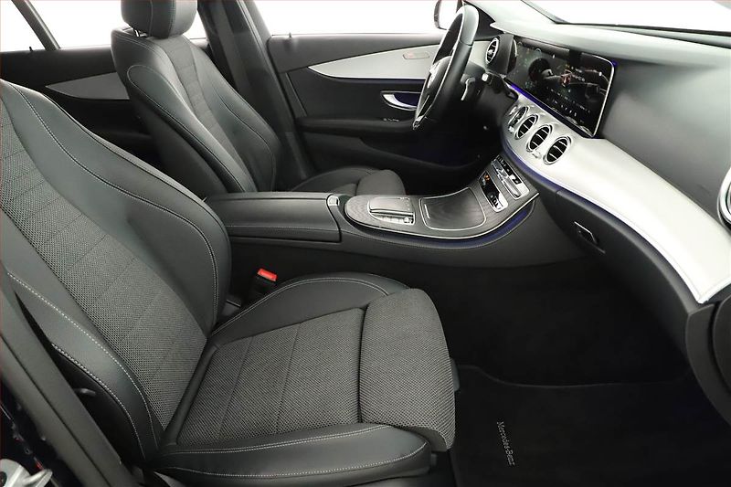 Mercedes-Benz Třídy E (2020) AMG Paket E 220 d 4MATIC - fotka 7 z 21