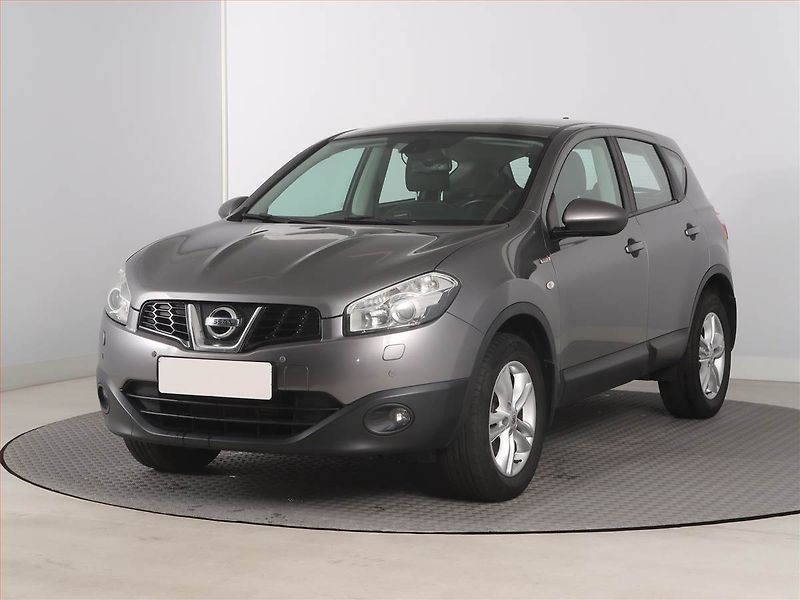 Nissan Qashqai (2013) 1.6, Automat, Tempomat - fotka 2 z 17