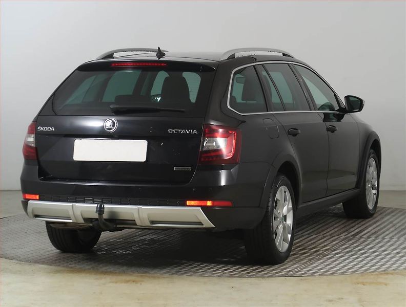 Škoda Octavia (2018) Scout 2.0 TDI, 4X4, Automat - fotka 5 z 28