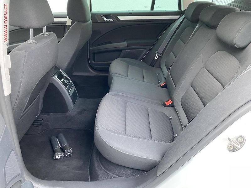 Škoda Superb (2014) 2.0 TDi, Exclusive, DSG - fotka 10 z 18