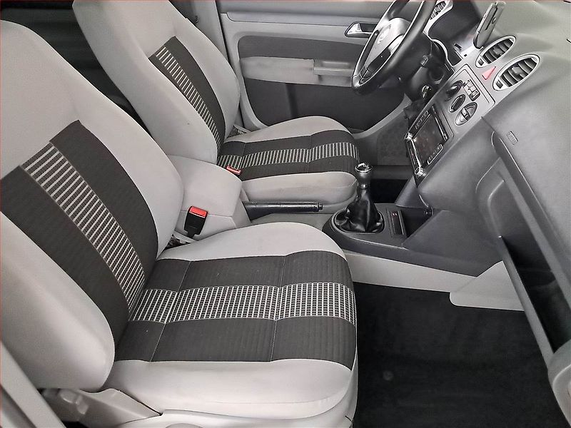 Volkswagen Caddy (2009) 1.4 i, 5Míst, 1Maj - fotka 9 z 16