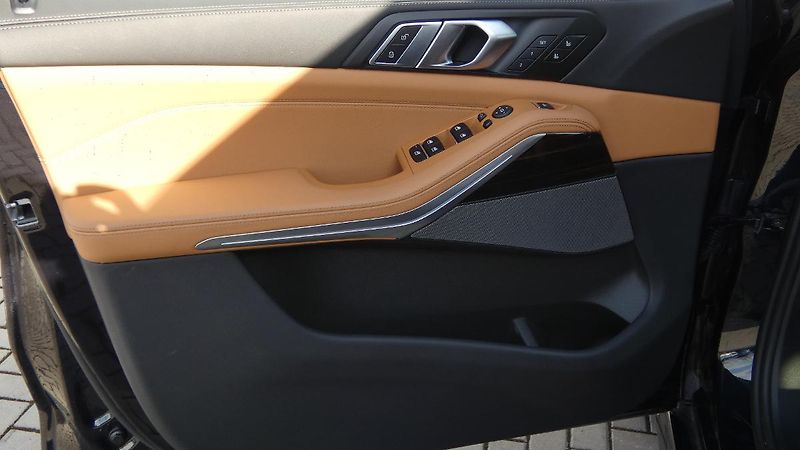 BMW X5 30d xDrive M Sport - fotka 8 z 21
