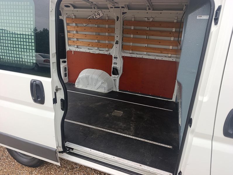 Peugeot Boxer (2014) 2.2Hdi L2H1 klima tažné - fotka 13 z 14
