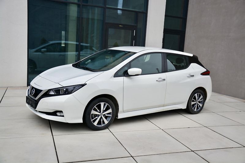 Nissan Leaf (2020) Acenta 110KW 1 MAJITEL KAMERA  - fotka 11 z 40