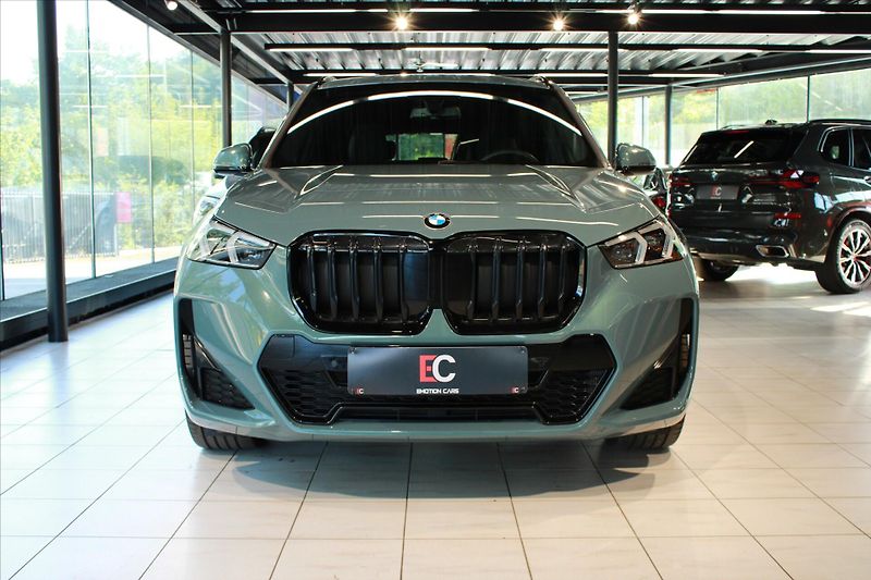 BMW X1 xDrive23d M Sport Individual - fotka 2 z 36