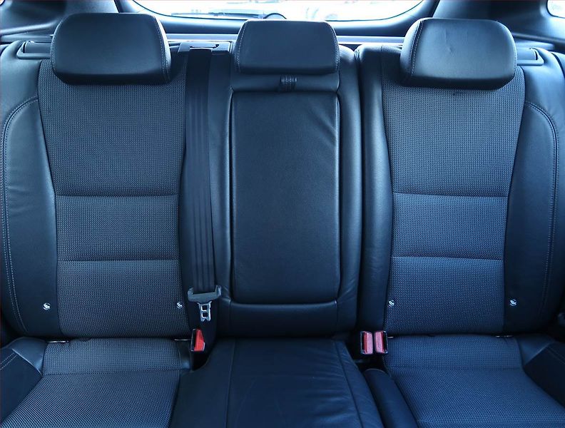 Hyundai i30 (2015) 1.6 CRDi, Serv.kniha, Navi - fotka 10 z 20