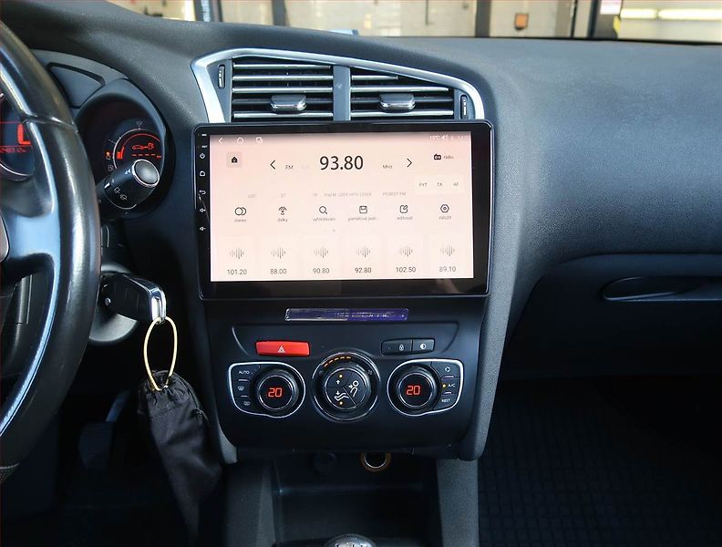 Citroën C4 (2012) 1.6 HDi, Navi, Tempomat - fotka 12 z 16