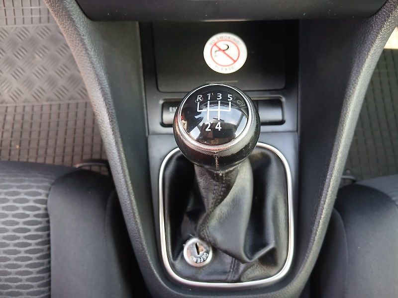 Volkswagen Golf 6, 1.4i, 59kw, alu - fotka 26 z 37