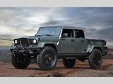 Jeep si s myšlenkou pick-upu na bázi Wrangleru pohrával dlouho. První kroky učinil před dvěma lety, kdy představil koncept Jeep Crew Chief 715 Concept, který vznikl také jako pocta vojenským speciálům, jmenovitě modelu Kaiser M715.