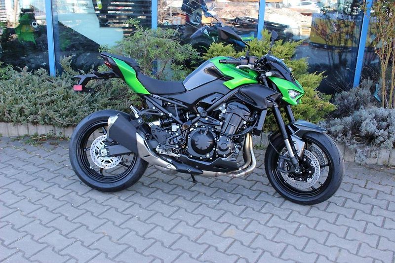 Kawasaki Z 900 (2026) 2026 skladem zelená - fotka 3 z 8