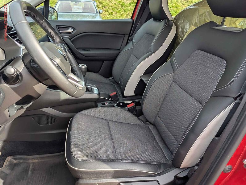 Renault Captur (2021) 1.0TCe, 1.maj,ČR, LED - fotka 9 z 20