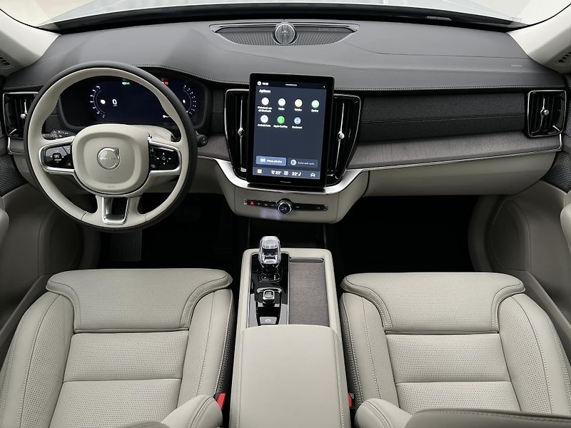 Volvo XC90 (2026) B5 AWD BRIGHT PLUS - fotka 2 z 45
