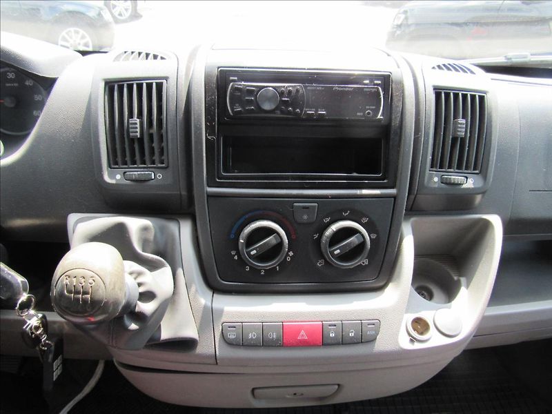 Citroën Jumper 2,2 HDi 88kW L2H2 - fotka 13 z 29