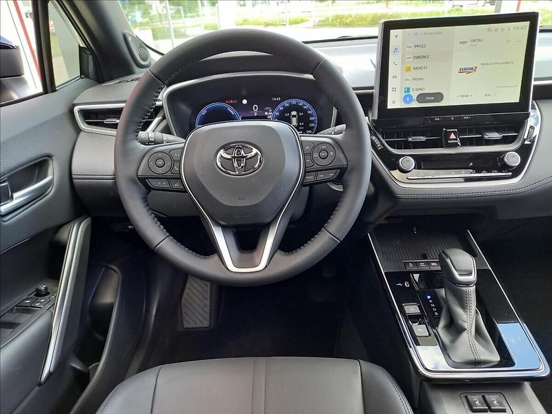 Toyota Corolla Cross 2,0 Executive + Skyview - fotka 12 z 15