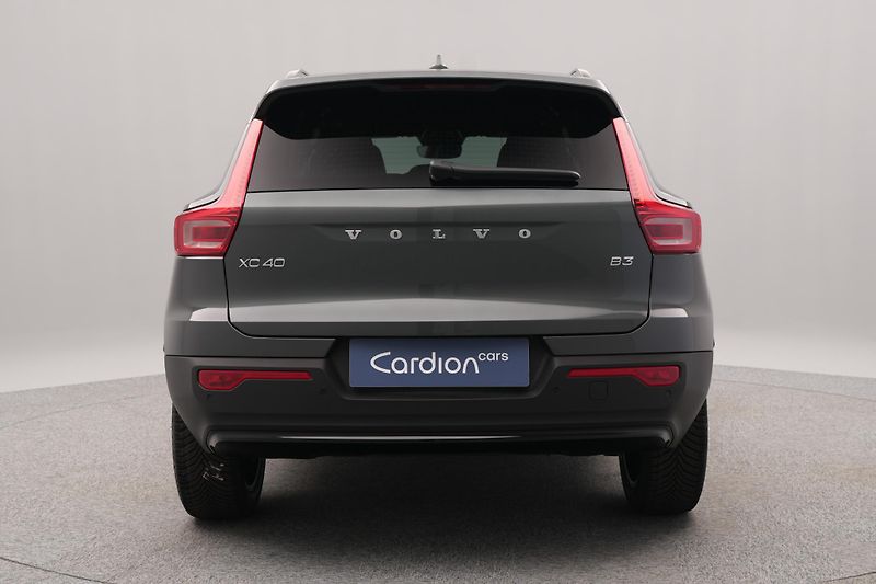 Volvo XC40 (2026) B3 AUT DARK PLUS - fotka 11 z 24