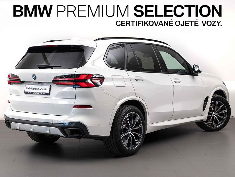 BMW X5 xDrive30d - fotka 5 z 24