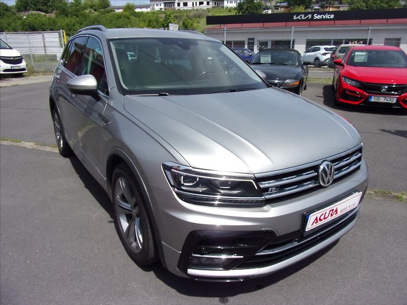 Volkswagen Tiguan 2,0 TSI R-Line 4Motion DSG - fotka 1 z 30