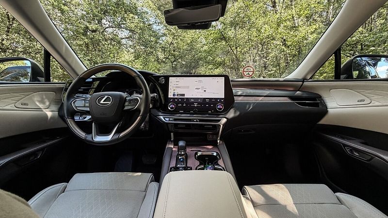 Lexus RX 450h plus 450H+ 2,5 PHEV LUXURY, TAŽNÉ Z - fotka 26 z 33