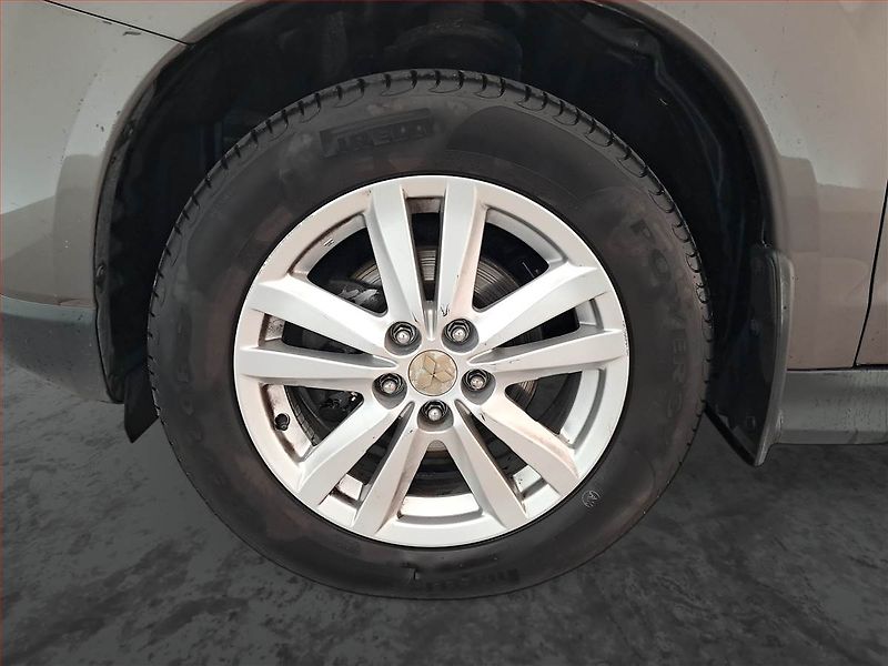 Mitsubishi ASX (2011) 1.8 DI-D MIVEC, 4X4, ČR,1.maj - fotka 15 z 16