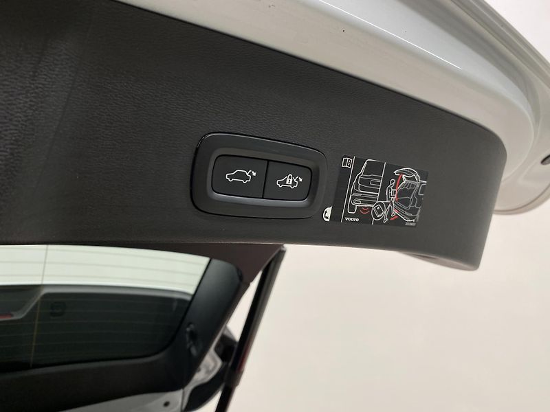 Volvo XC40 D3 MOMENTUM AUT  - fotka 31 z 45