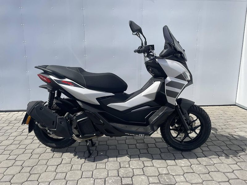 Aprilia (2025) SR GT 125 EU5+ - fotka 2 z 13