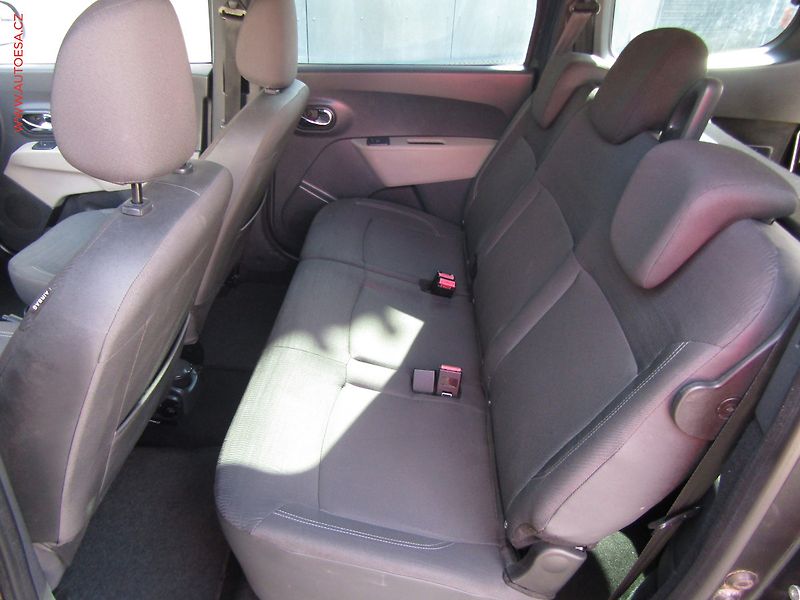 Dacia Lodgy (2013) 1.2 TCe, AC, navi, park.asist - fotka 10 z 17