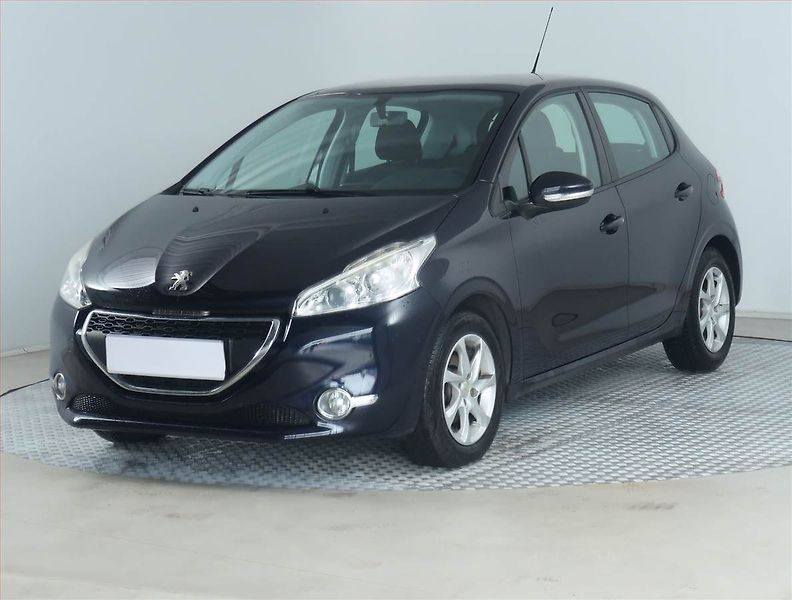 Peugeot 208 (2015) Active 1.2 PureTech, ČR,1.maj - fotka 2 z 13