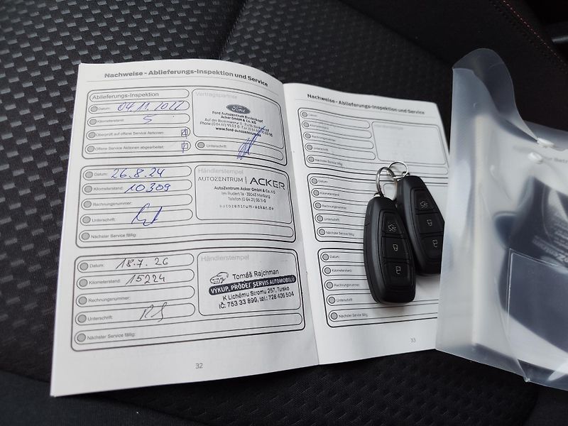 Ford Focus ST-LINE - fotka 23 z 24