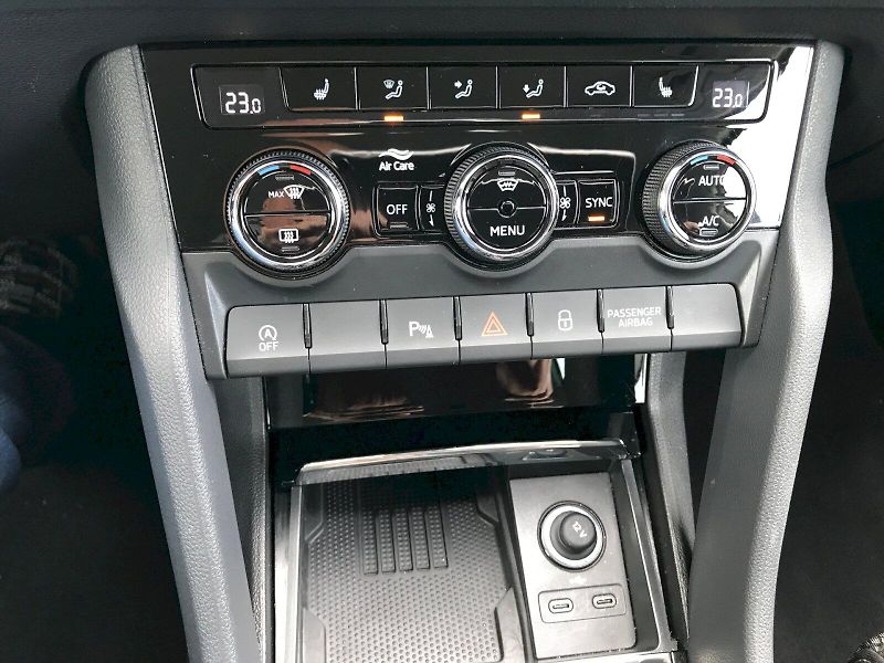 Škoda Karoq (2025) SEL TS 110/1.5 A7F - fotka 21 z 27