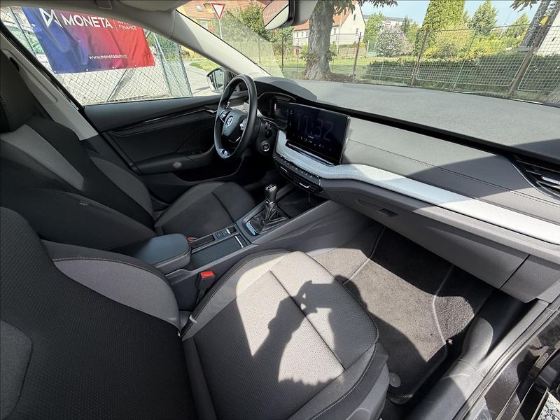 Škoda Octavia 1,5 TSi DPH  ACC,LED,KESSY,ALU - fotka 30 z 50
