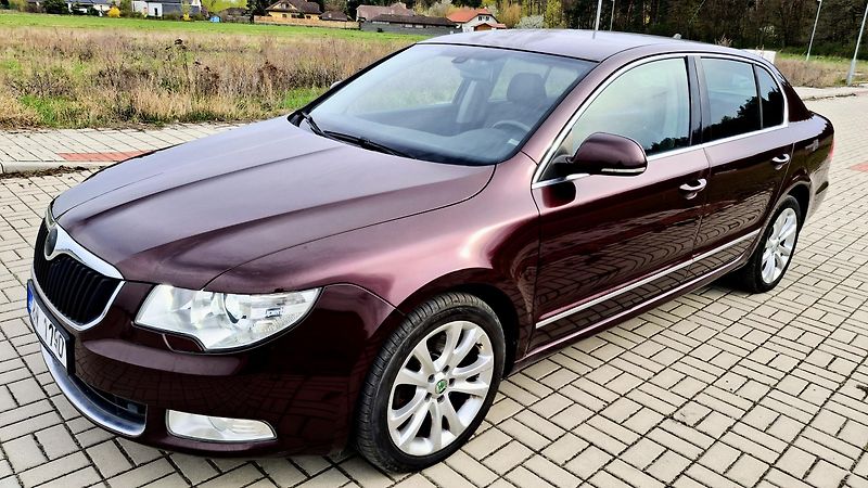 Škoda Superb 2.0 TDI 125 kw 1. majitel  - fotka 11 z 21