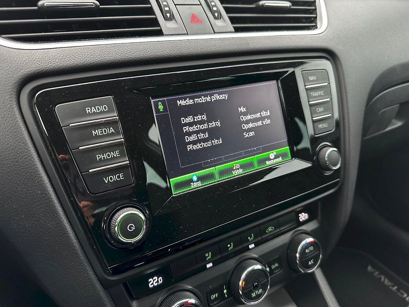 Škoda Octavia (2014) Combi 1.6 TDI Ambition - fotka 22 z 34