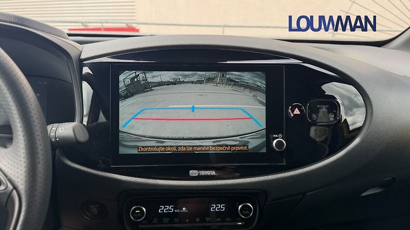 Toyota Aygo 1.5HEV GR SPORT - fotka 11 z 25
