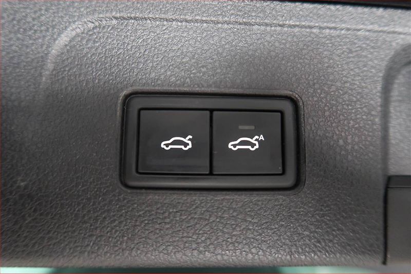 Volkswagen Passat (2021) Elegance 2.0 TDI - fotka 22 z 22