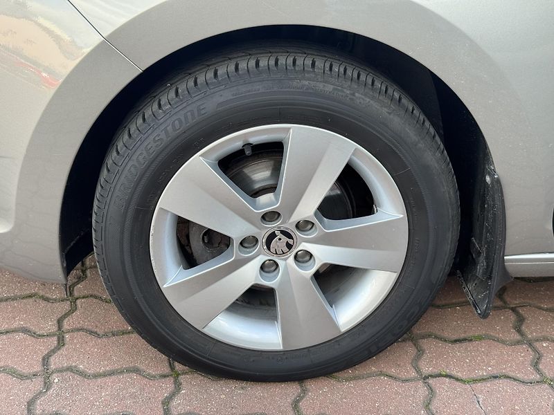 Škoda Rapid (2015) 1.2TSI Ambition ČR - fotka 9 z 18