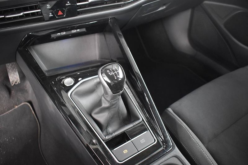 Volkswagen Golf Variant (2024) STYLE 1.5TSI, Manuál,LED - fotka 21 z 24