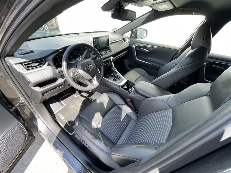 Toyota RAV4 2,5 Hybrid e-CVT Selection NAV - fotka 5 z 23