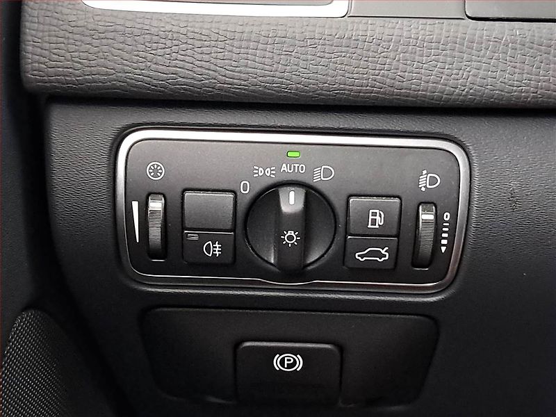 Volvo XC60 (2016) D4, 4X4, Automat, Serv.kniha - fotka 19 z 24