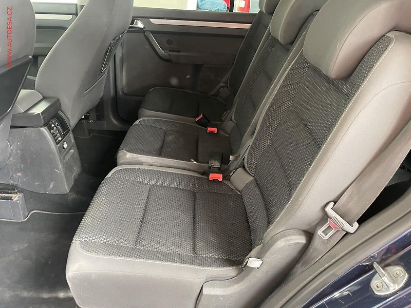 Volkswagen Touran (2011) 1.4 TSi, Comfortline, navi - fotka 10 z 15