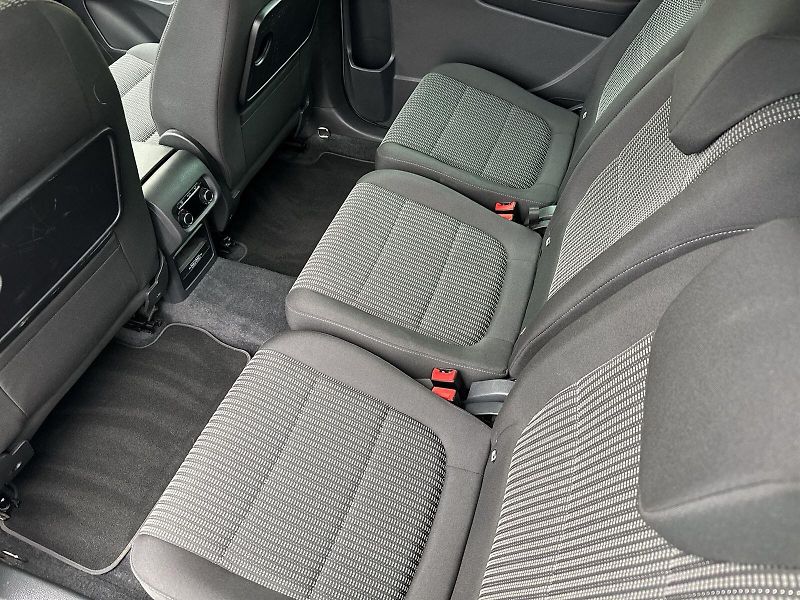 Seat Alhambra (2020) 2.0 TDI DSG Style - fotka 8 z 29