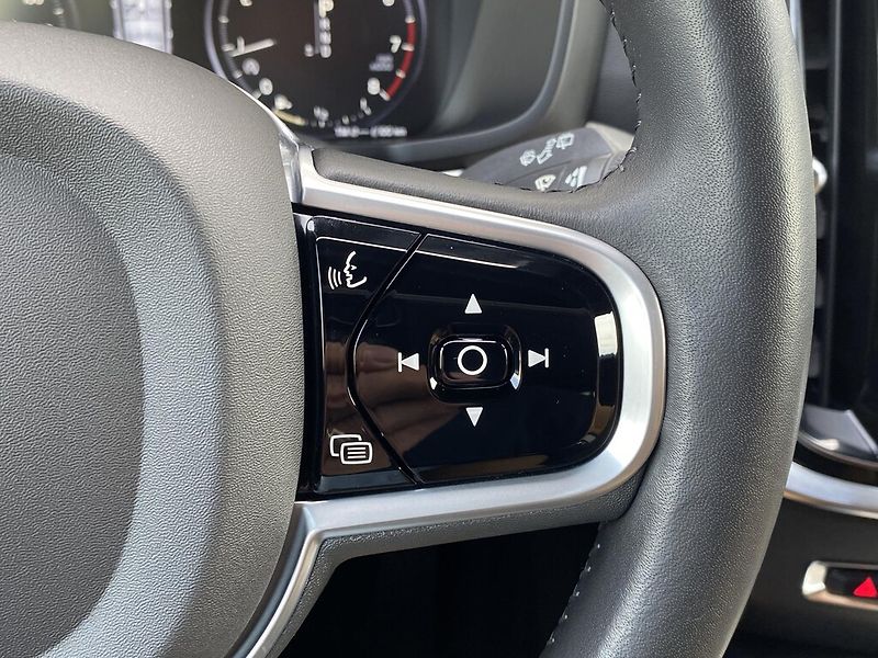 Volvo V60 2.0 T5 AUT Inscription Auto - fotka 15 z 28