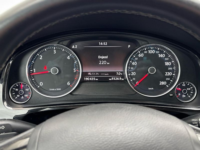 Volkswagen Touareg ČR - fotka 11 z 28